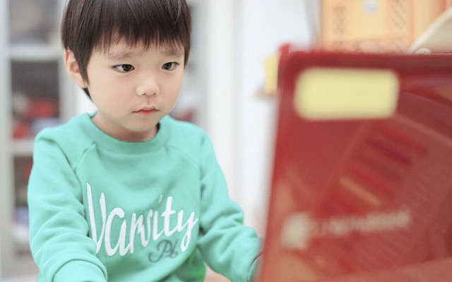 リップルキッズパークの無料体験を受講する子供